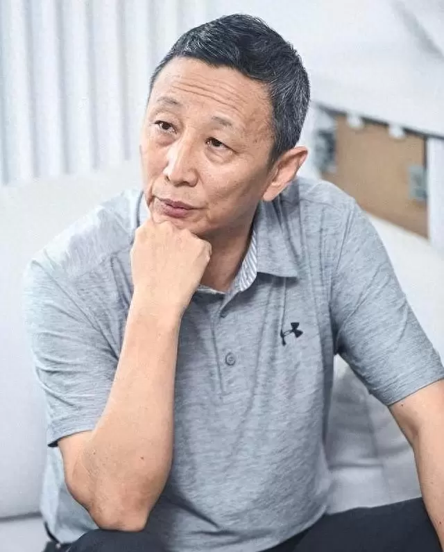 萧锋丛珊结婚近30年不育,继子吴迪凭《继父》获纪实短片奖 相关图片 萧锋丛珊结婚近30年不育,继子吴迪凭《继父》获纪实短片奖 相关图片
