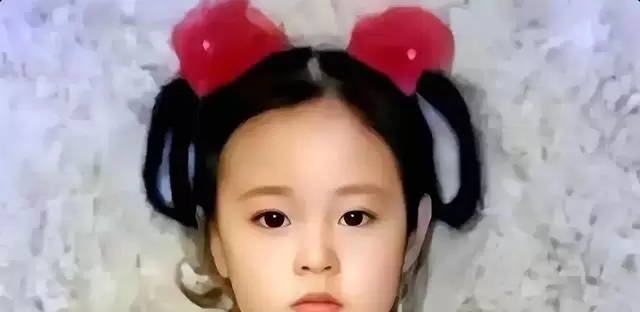 北影节张颂文高叶红毯同框拥抱，两人自《狂飙》后首次公开同台 细节速览