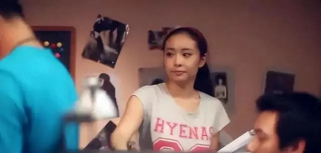 北影节张颂文高叶红毯同框拥抱，两人自《狂飙》后首次公开同台 相关图片