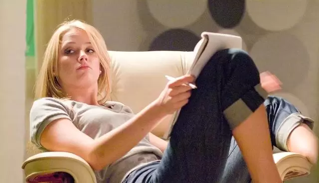 《重生2004》《线人》等五部海外题材影片豆瓣评分与核心看点整理 情报图