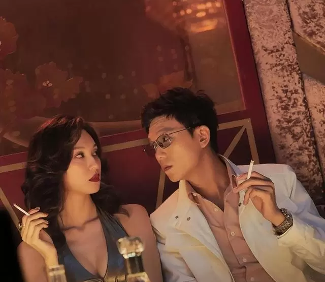 王丹妮梁雍婷杨雅文金像奖红毯争锋，古宣合体引爆怀旧潮 细节速览