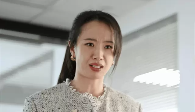 《销售经理》鲁贞贞职场升迁后行为失当遭纪封当众斥责 细节速览