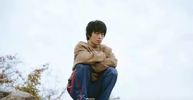 《无价值时代》开播引爆职场共鸣，黄东满高允贞演绎成人精神裸奔 细节速览