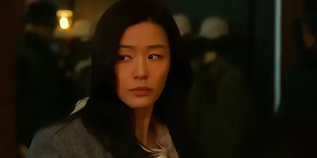 电影《群体》定档暑期，密闭高楼设定引发城市生存焦虑 情报图